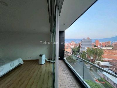 Apartamento de 2 alcobas en venta en Laureles, Medellín, 128 m² · foto 4 de 15