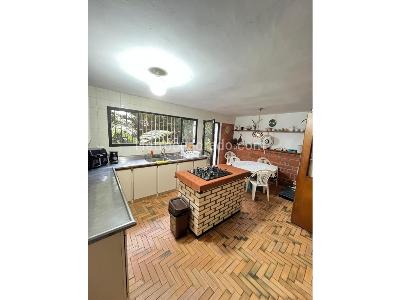 Casa de 5 alcobas en venta en Envigado Loma Las Brujas, Envigado, 1060 m² · foto 9 de 20
