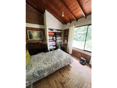 Casa de 5 alcobas en venta en Envigado Loma Las Brujas, Envigado, 1060 m² · foto 14 de 20