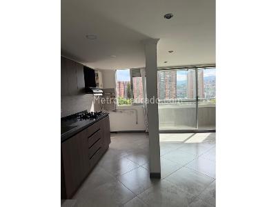 Apartamento de 3 alcobas en venta en Madera, Bello, 64 m² · foto 2 de 10