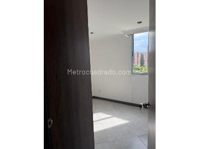 Apartamento de 3 alcobas en venta en Madera, Bello, 64 m² · foto 6 de 10
