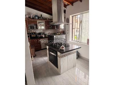Apartamento de 3 alcobas en venta en El Velódromo, Medellín, 143 m² · foto 4 de 20