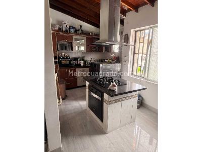 Apartamento de 3 alcobas en venta en El Velódromo, Medellín, 143 m² · foto 8 de 20