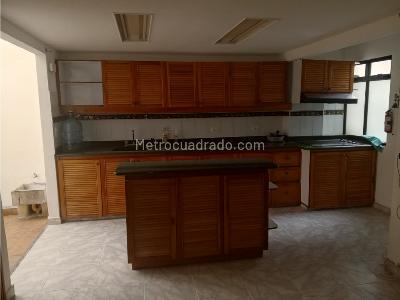 Casa de 4 alcobas en venta en Aranjuez, Medellín, 195 m² · foto 8 de 14