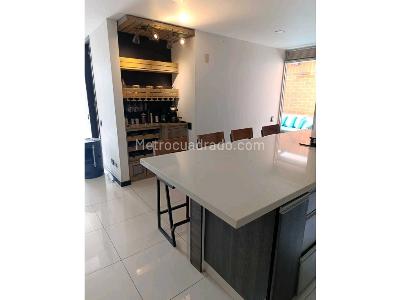 Apartaestudio en venta en Loma Del Esmeraldal, Envigado, 85 m² · foto 2 de 12