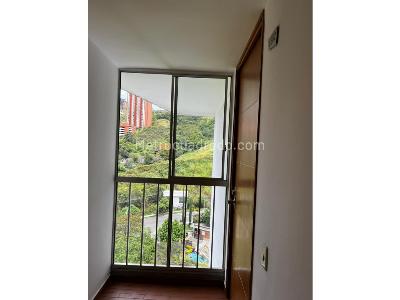 Apartamento de 3 alcobas en venta en Calasanz Parte Alta, Medellín, 54 m² · foto 4 de 13