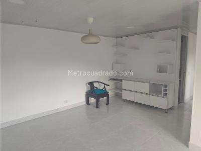 Apartamento de 3 alcobas en venta en Loma De Los Bernal, Medellín, 78 m² · foto 6 de 20