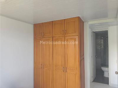 Apartamento de 3 alcobas en venta en Loma De Los Bernal, Medellín, 78 m² · foto 11 de 20
