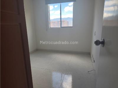 Apartamento de 3 alcobas en venta en Loma De Los Bernal, Medellín, 78 m² · foto 12 de 20