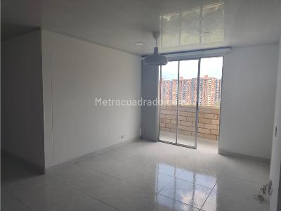 Apartamento de 3 alcobas en venta en Loma De Los Bernal, Medellín, 78 m² · foto 17 de 20