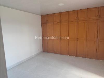 Apartamento de 3 alcobas en venta en Loma De Los Bernal, Medellín, 78 m² · foto 18 de 20