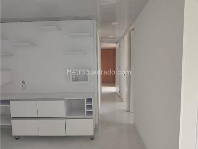 Apartamento de 3 alcobas en venta en Loma De Los Bernal, Medellín, 78 m² · foto 19 de 20