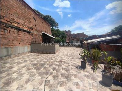 Casa de 5 alcobas en venta en Robledo Cordoba, Medellín, 139 m² · foto 13 de 14