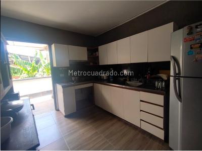 Casa de 5 alcobas en venta en Robledo Cordoba, Medellín, 139 m² · foto 7 de 14