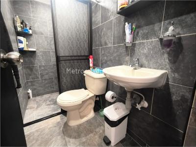 Casa de 5 alcobas en venta en Robledo Cordoba, Medellín, 139 m² · foto 9 de 14