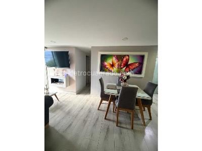 Apartamento en venta en Loma Del Indio, Medellín · foto 2 de 13