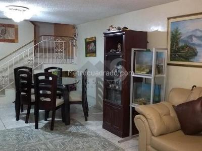 Casa de 5 alcobas en venta en Diamante 2, Bucaramanga, 336 m² · foto 4 de 18
