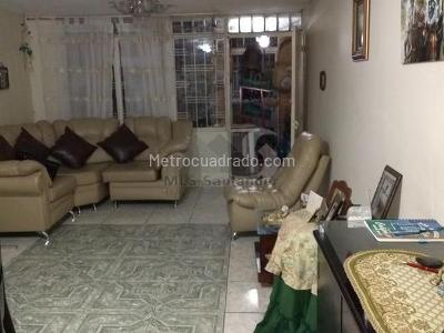 Casa de 5 alcobas en venta en Diamante 2, Bucaramanga, 336 m² · foto 3 de 18
