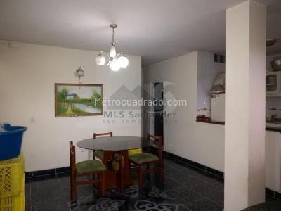 Casa de 5 alcobas en venta en Diamante 2, Bucaramanga, 336 m² · foto 13 de 18