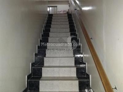Casa de 5 alcobas en venta en Diamante 2, Bucaramanga, 336 m² · foto 11 de 18