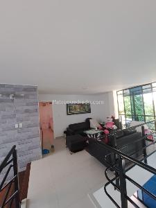 Casa de 3 alcobas en venta en Real De Minas, Bucaramanga, 215 m² · foto 7 de 11