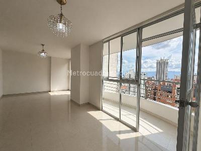 Apartamento de 3 alcobas en venta en Cabecera Del Llano, Bucaramanga, 98 m² · foto 3 de 14