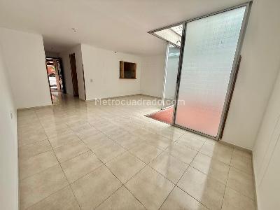 Casa de 3 alcobas en venta en Versalles, Floridablanca, 129 m² · foto 4 de 19