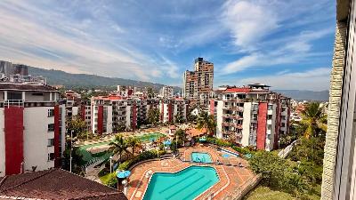Apartamento de 3 alcobas en venta en Altos De Canaveral, Floridablanca, 81 m² · foto 2 de 20
