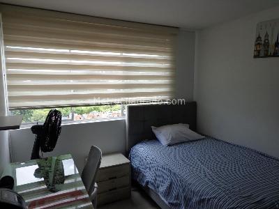 Apartamento de 3 alcobas en venta en Versalles, Floridablanca, 94 m² · foto 11 de 19