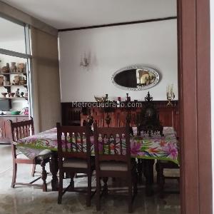 Casa de 5 alcobas en venta en Santa Rita, Cali · foto 3 de 14