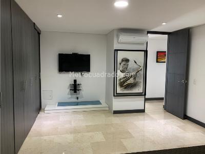 Apartamento de 3 alcobas en arriendo en Poblado (Castropol), Medellín, 180 m² · foto 5 de 14