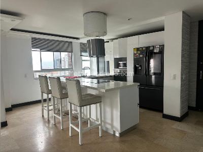 Apartamento de 3 alcobas en arriendo en Poblado (Castropol), Medellín, 180 m² · foto 6 de 14