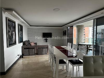 Apartamento de 3 alcobas en arriendo en Poblado (Castropol), Medellín, 180 m² · foto 13 de 14
