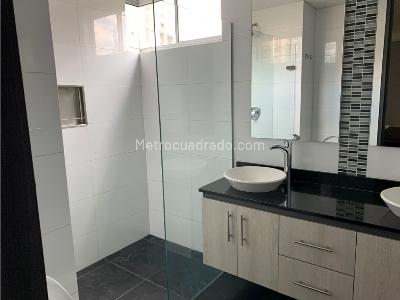 Apartamento de 3 alcobas en arriendo en Poblado (Castropol), Medellín, 180 m² · foto 14 de 14