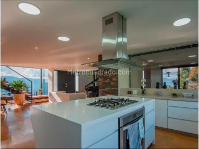 Casa de 5 alcobas en venta en Las Palmas, Medellín, 368 m² · foto 5 de 10