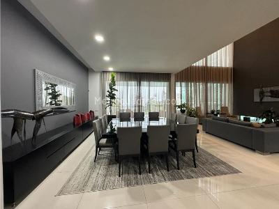 Casa de 5 alcobas en venta en Los Balsos, Medellín · foto 7 de 18