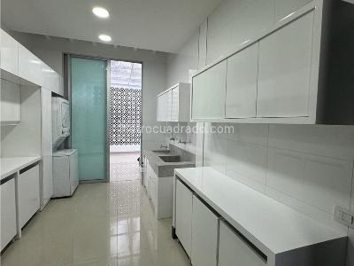 Casa de 5 alcobas en venta en Los Balsos, Medellín · foto 8 de 18