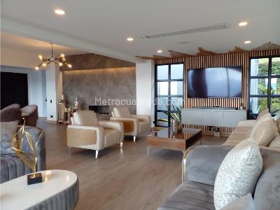 Casa de 4 alcobas en venta en Las Palmas, Medellín, 500 m² · foto 2 de 19