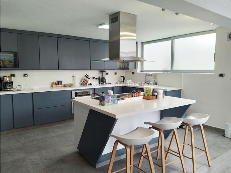 Casa elegante de 5 Alcobas en alquiler en Poblado