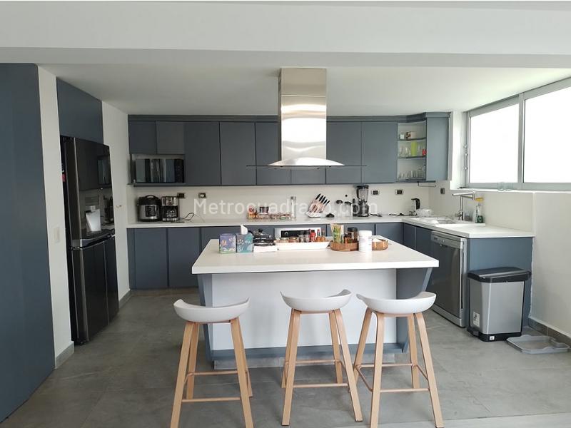 Elegant 5BR House for Rent in Poblado - 2