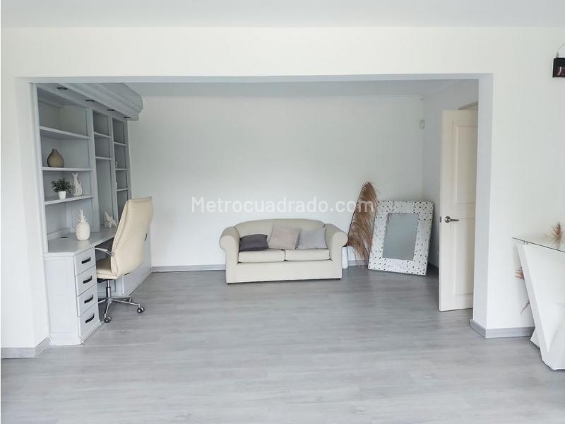 Elegant 5BR House for Rent in Poblado - 6