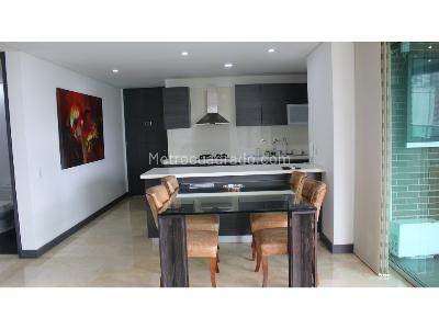 Apartamento de 3 alcobas en venta en Castropol, Medellín, 146 m² · foto 3 de 15