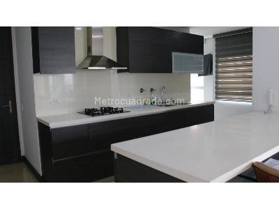 Apartamento de 3 alcobas en venta en Castropol, Medellín, 146 m² · foto 4 de 15