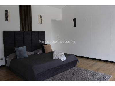 Casa de 5 alcobas en venta en Loma Del Escobero, Medellín, 460 m² · foto 13 de 20