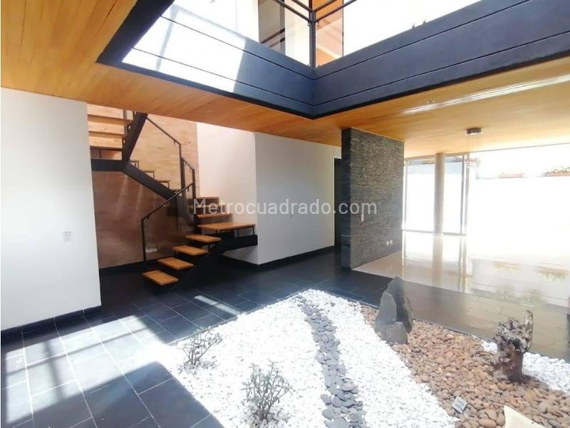 3BR House in San Lucas near Malls and Supermarkets