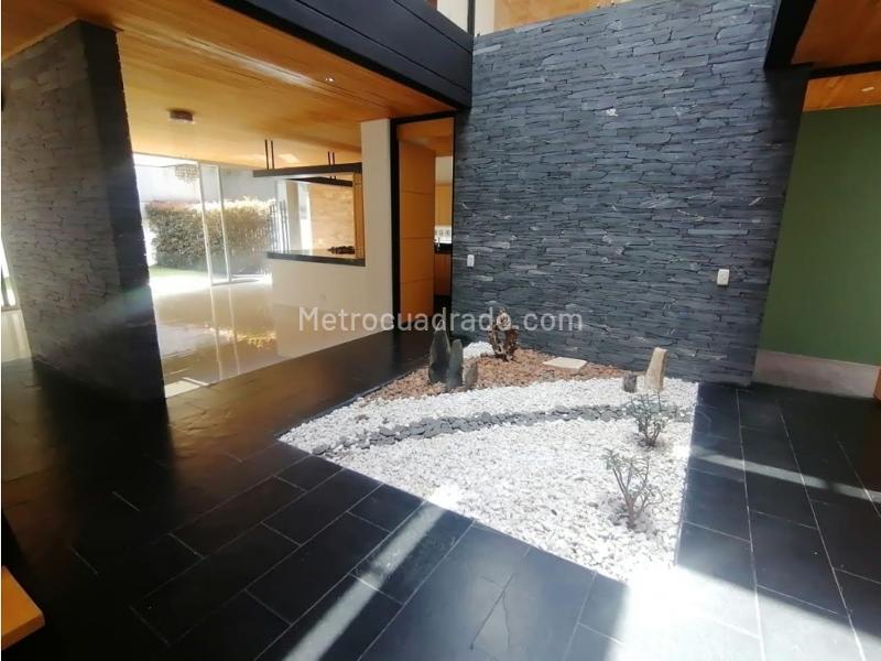 3BR House in San Lucas near Malls and Supermarkets - 2