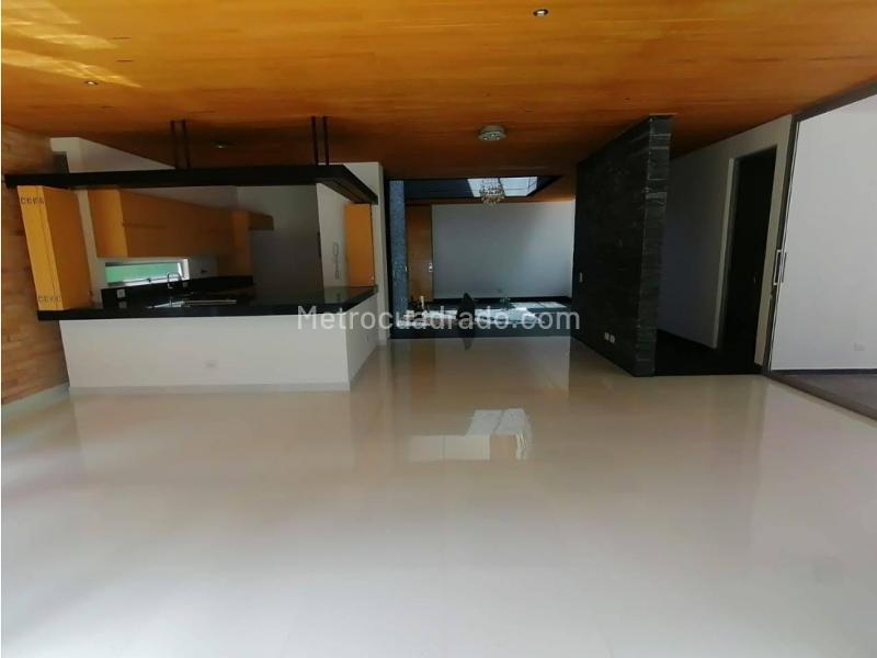 3BR House in San Lucas near Malls and Supermarkets - 3