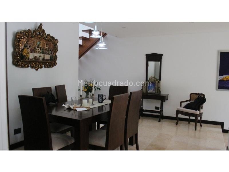 Charming 4BR House in Los Balsos - 2