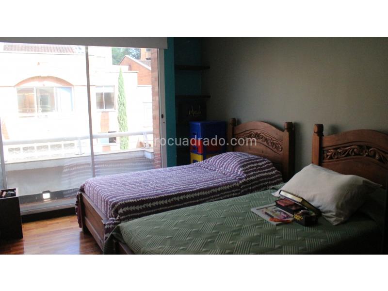 Charming 4BR House in Los Balsos - 8