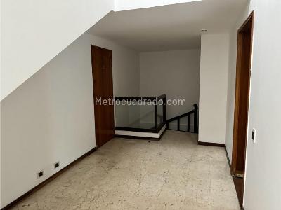 Casa de 3 alcobas en venta en Alejandria, Medellín, 279 m² · foto 4 de 17